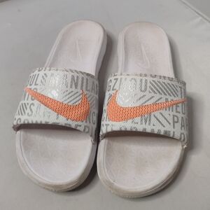 Nike Women's Benassi Solarsoft Slides 9 White Athletic Sandals Shoes A4